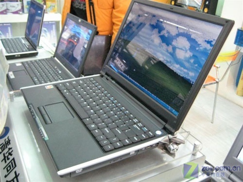 清华同方双核80G硬盘入门本3800元